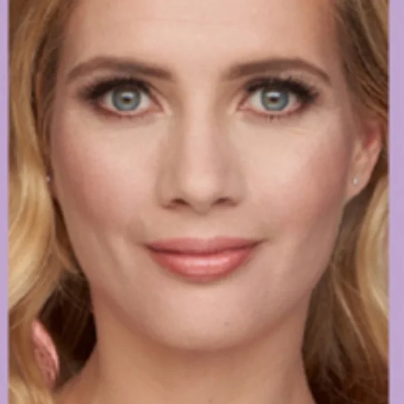 NIB New tarte Clay 12-Hour Full Coverage Foundation SPF 15 - Light-Medium Beige - Picture 3 of 6